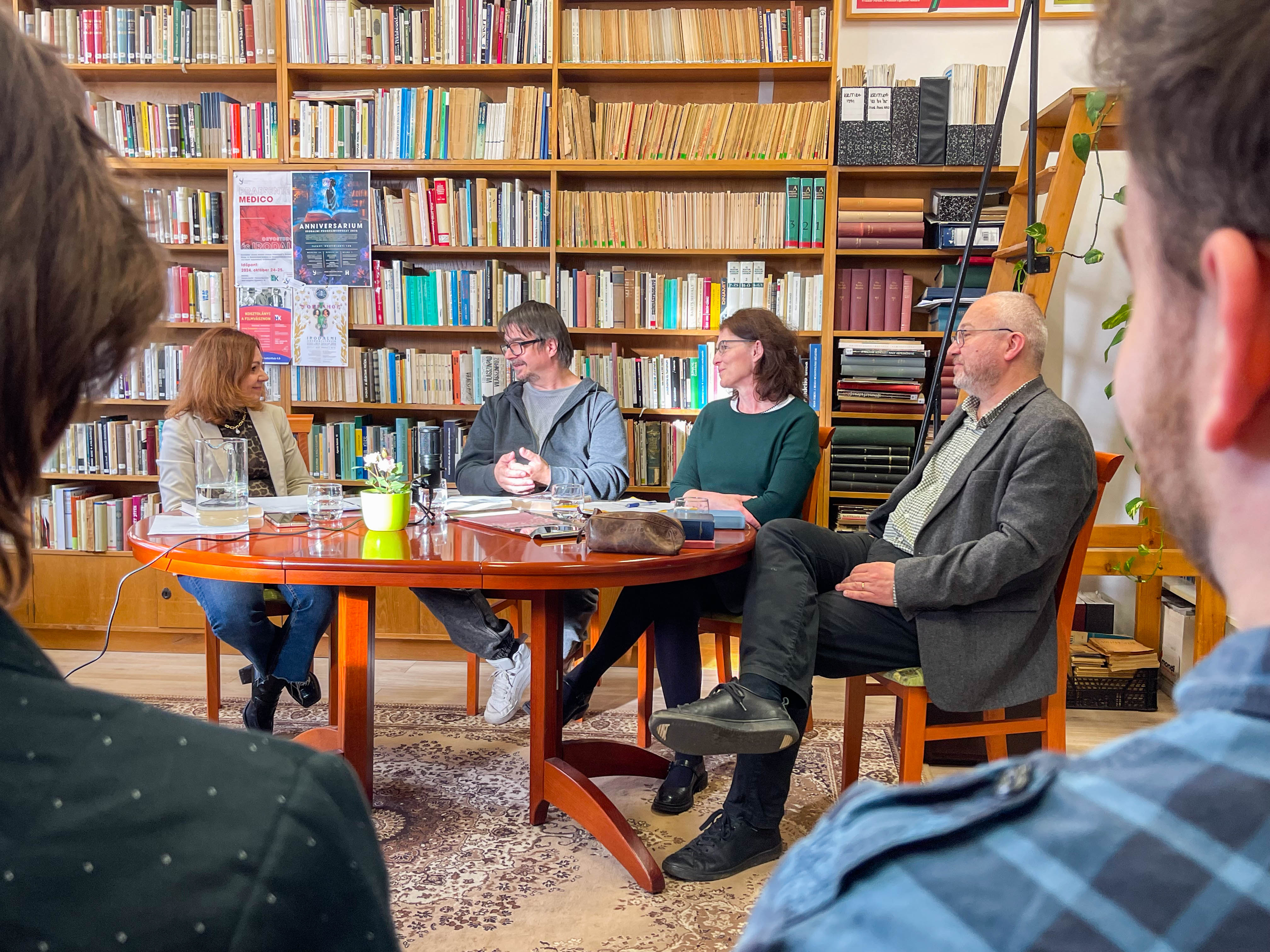 „Párizs ege alatt” – a Sziveri Intézet irodalmi estje a világhálón